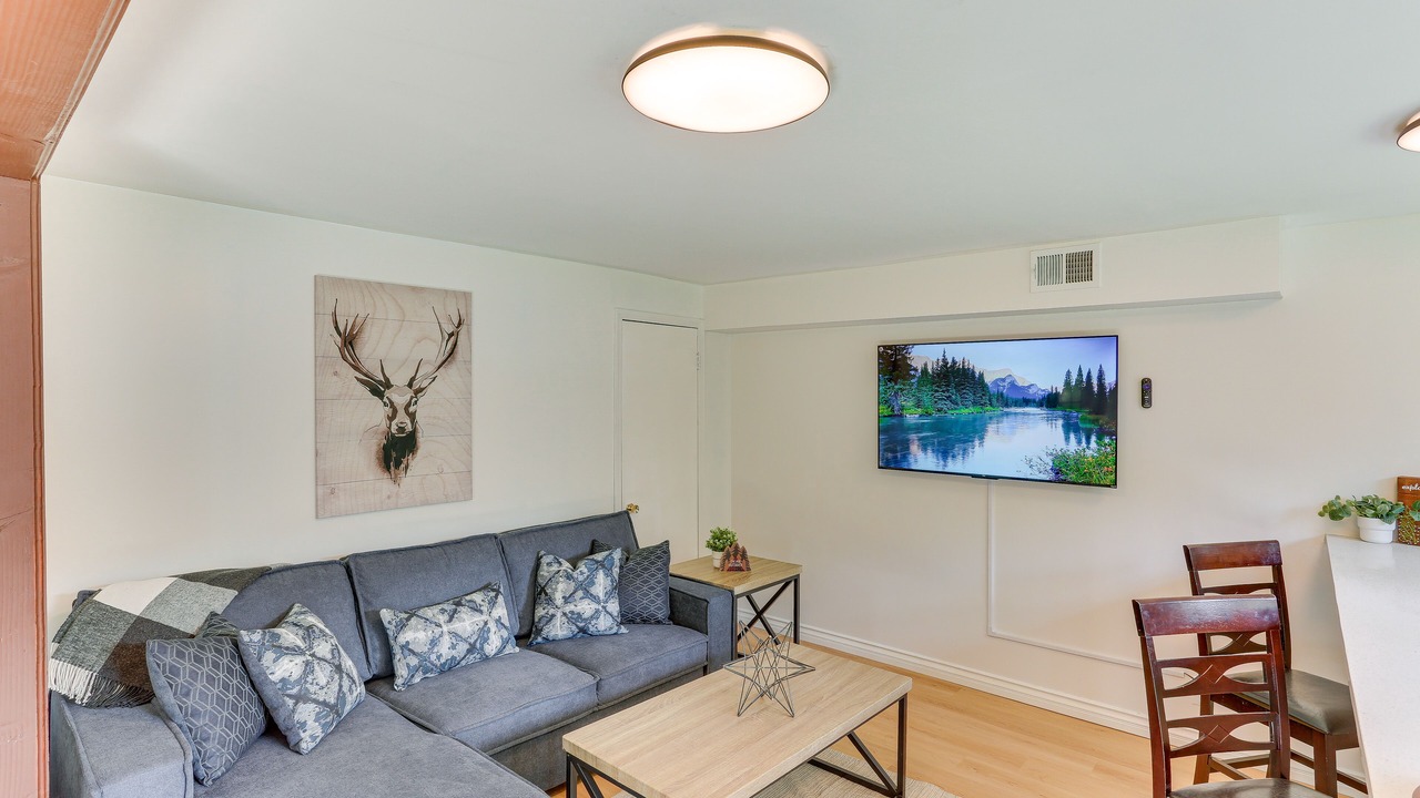 Photo of Livingroom in Crestline