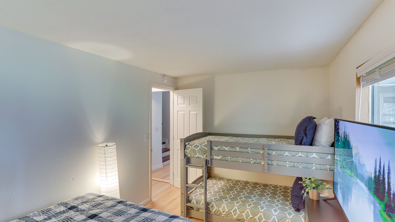 Photo of Bedroom in Crestline