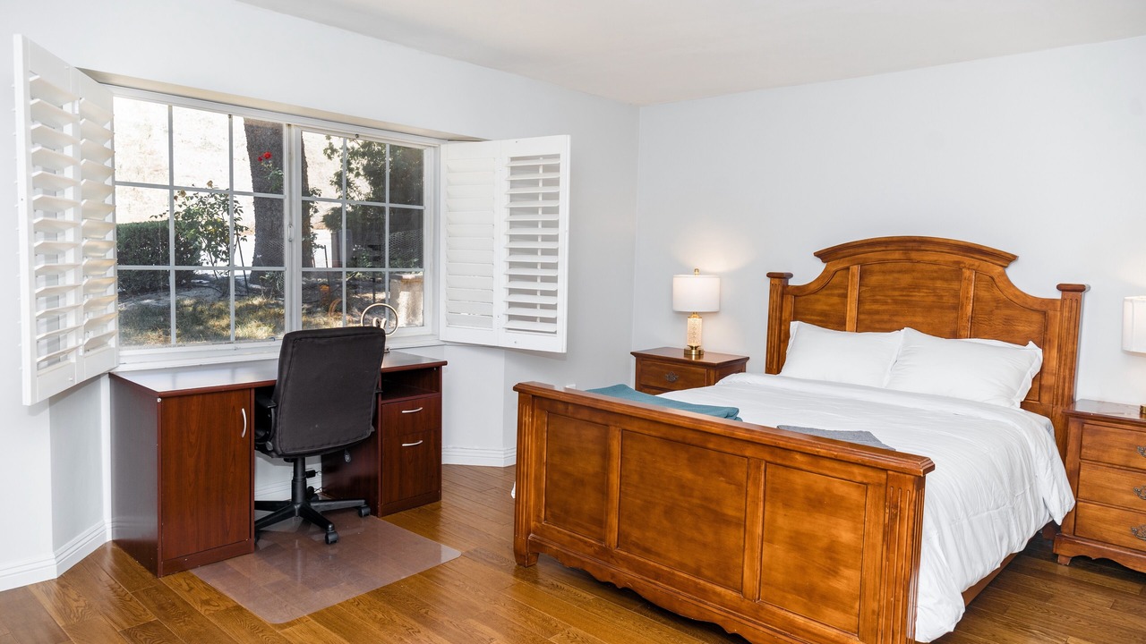 Photo of Bedroom in Walnut