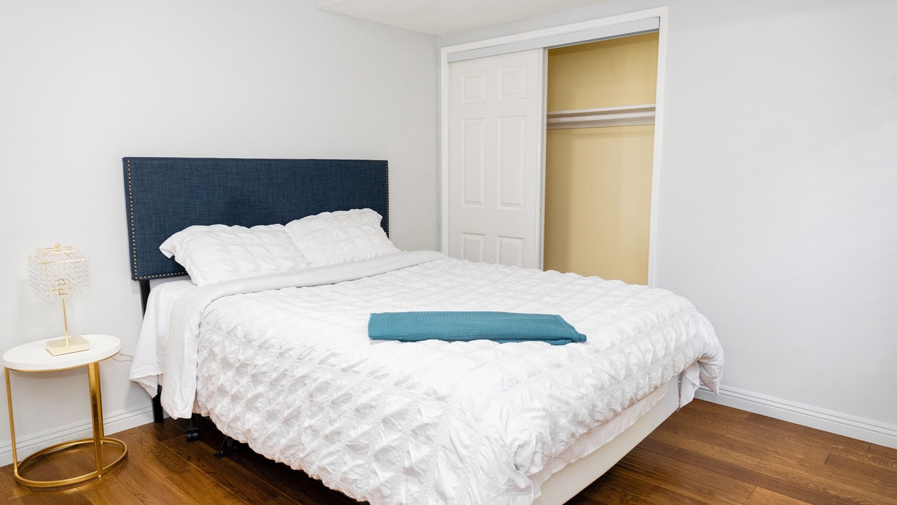 Photo of Bedroom in Walnut