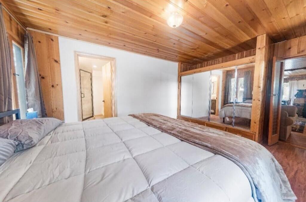 Photo of Bedroom in Big Bear City