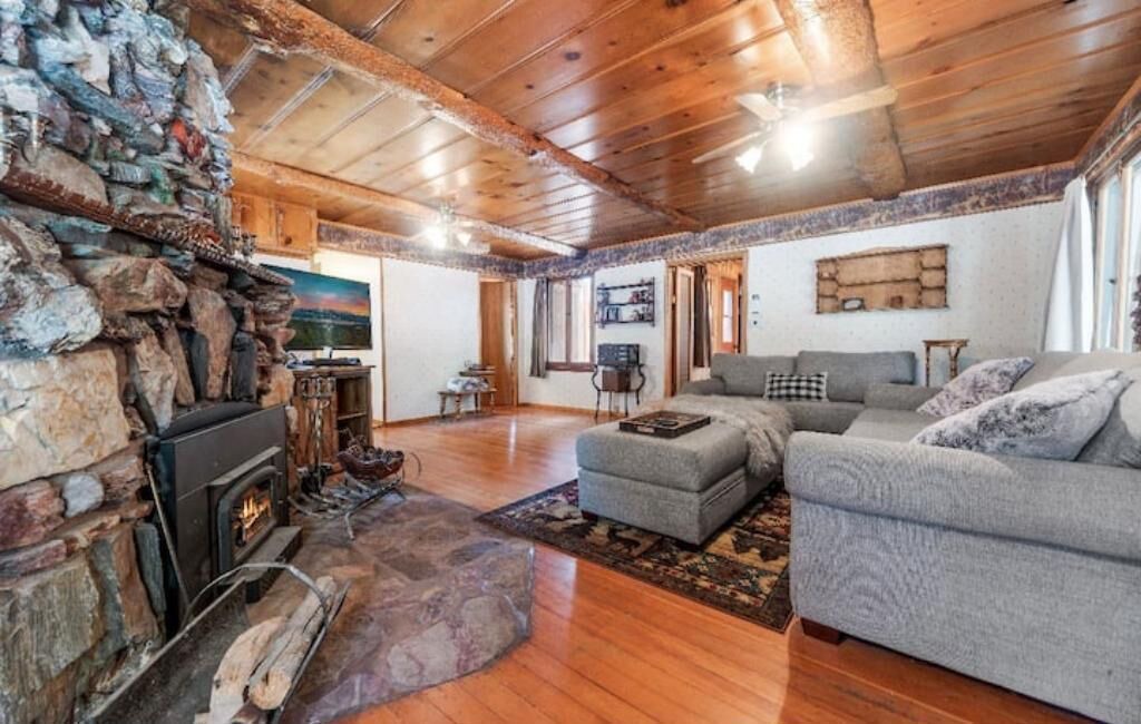 Photo of Livingroom in Big Bear City