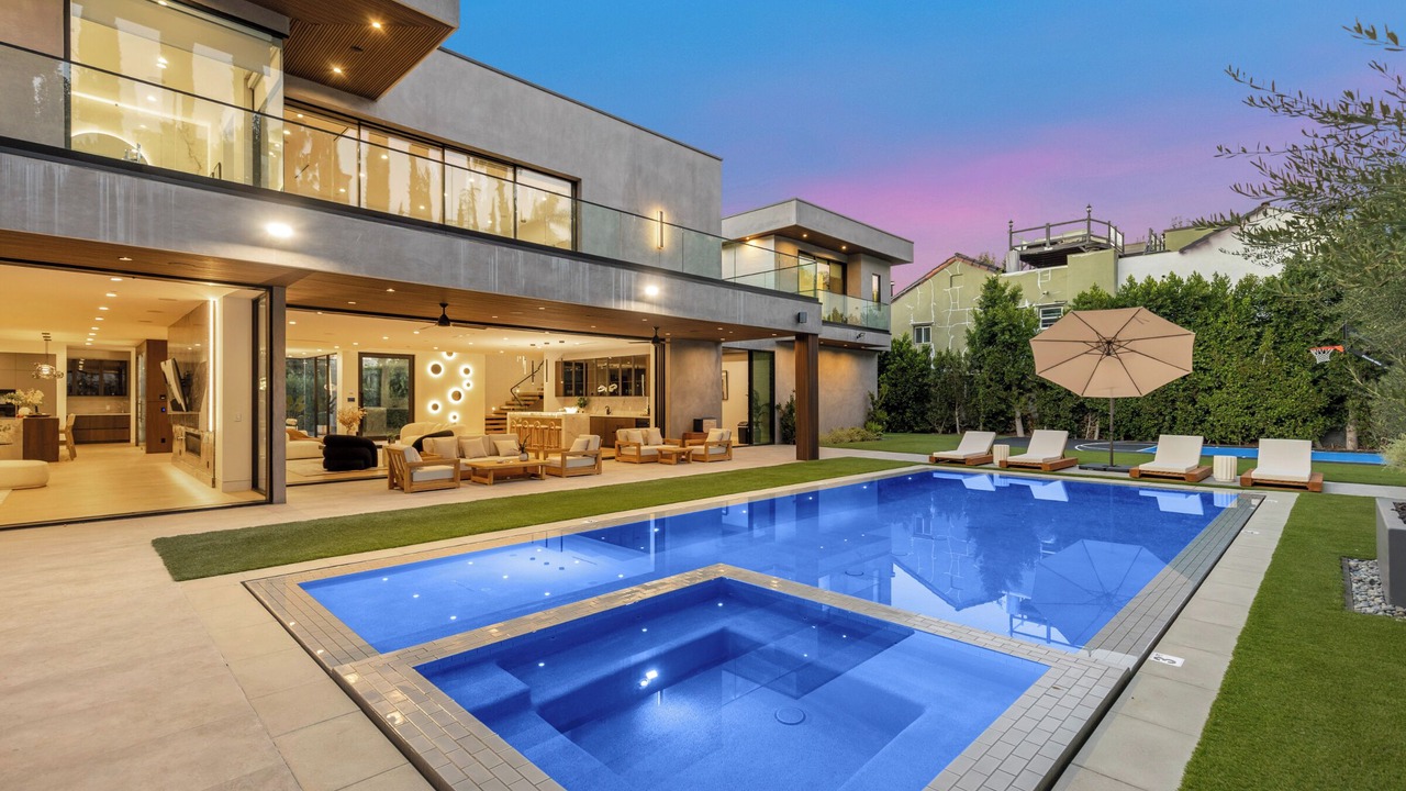 Photo of Outdoor in Sherman Oaks
