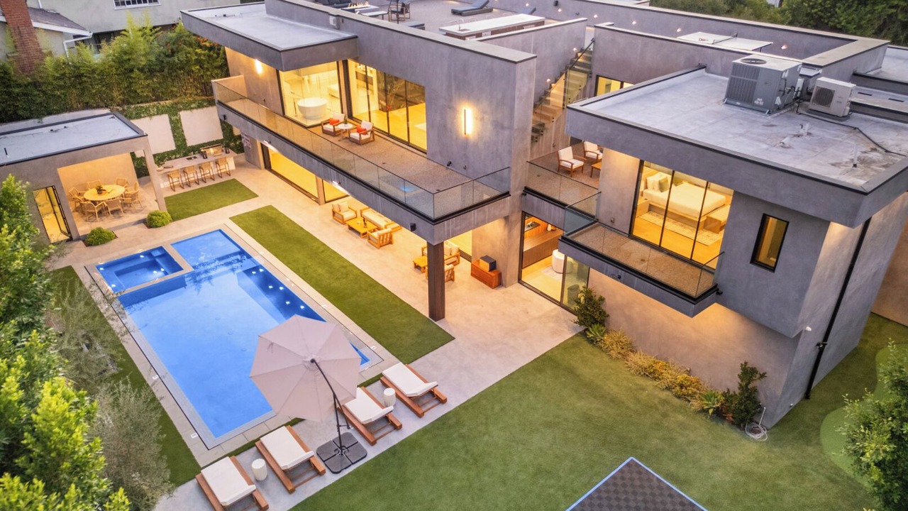 Photo of Outdoor in Sherman Oaks