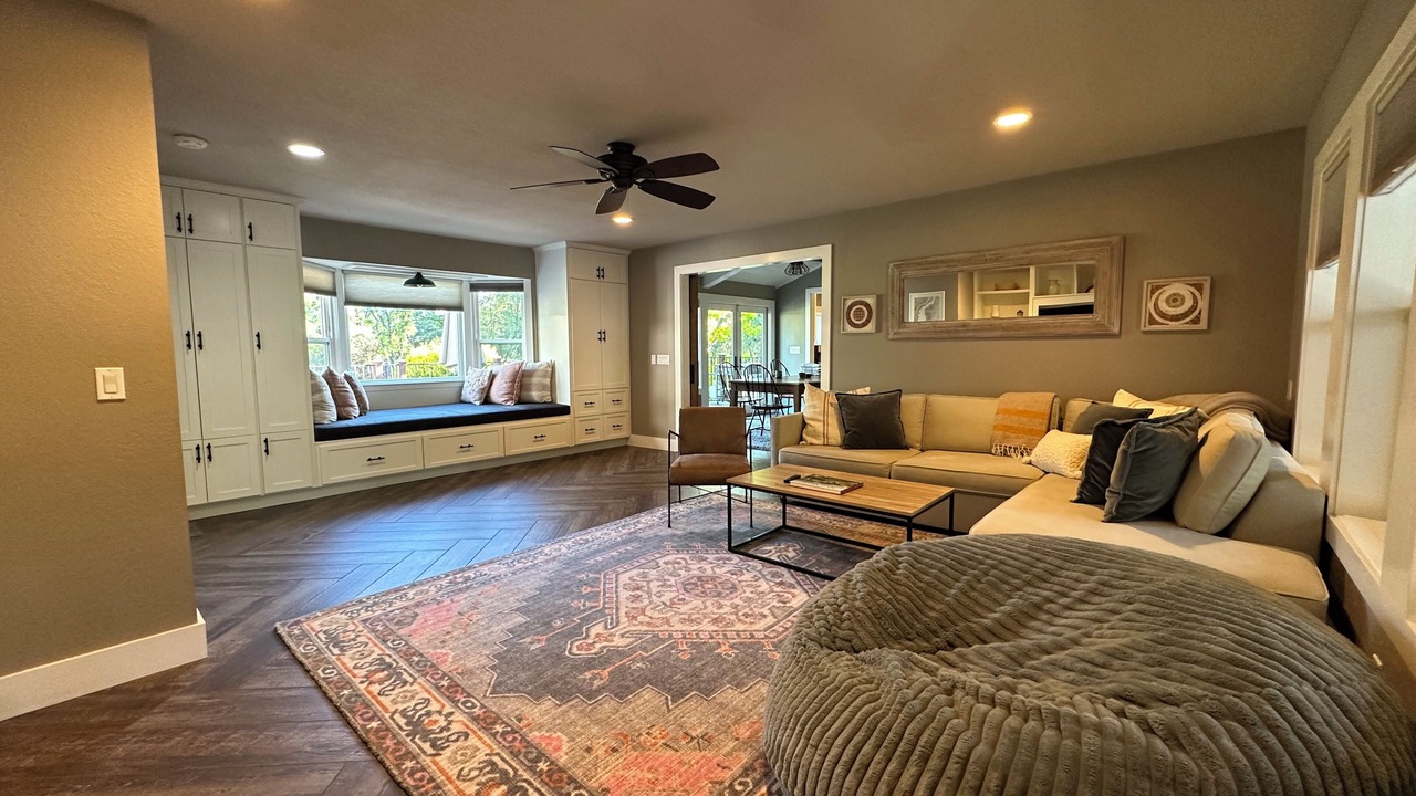 Photo of Livingroom in Auburn