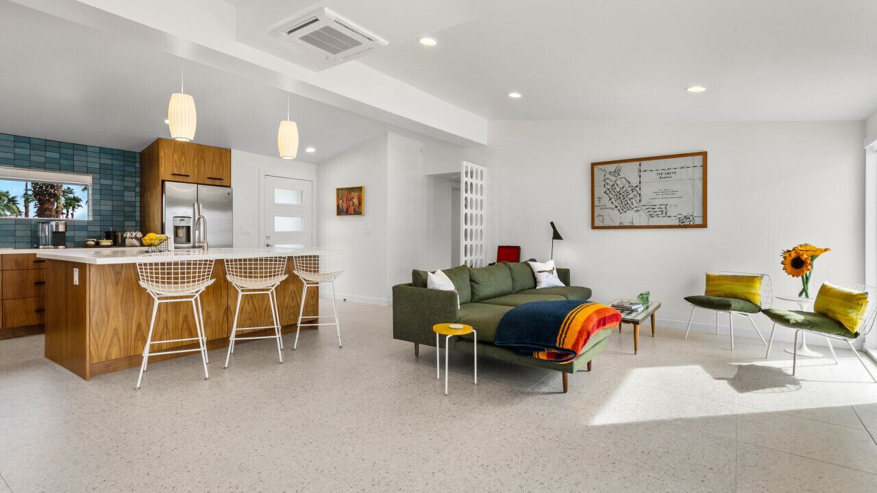 Photo of Livingroom in Magnesia Falls Cove