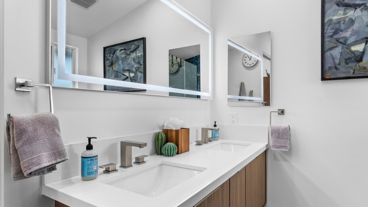 Photo of Bathroom in Magnesia Falls Cove