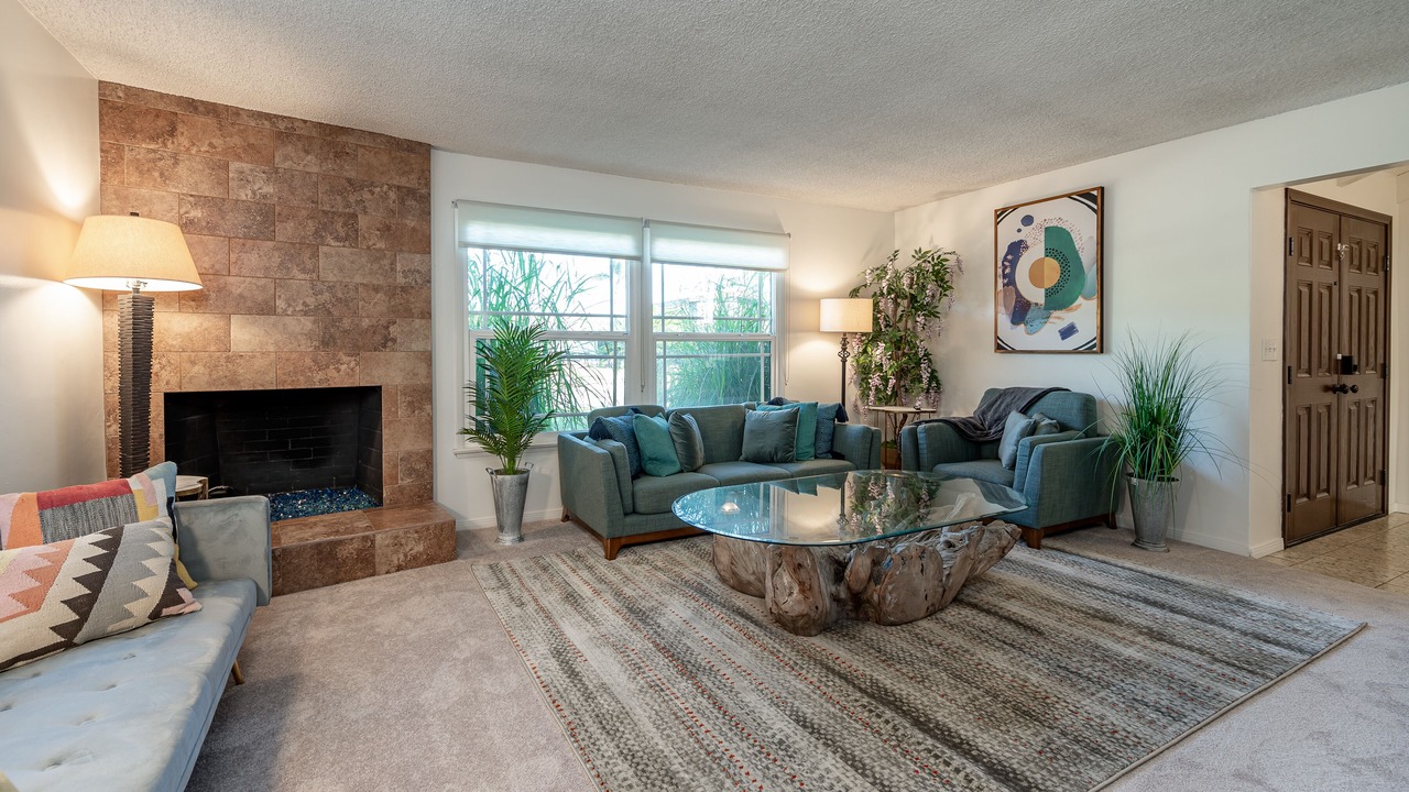 Photo of Livingroom in Southeast Anaheim