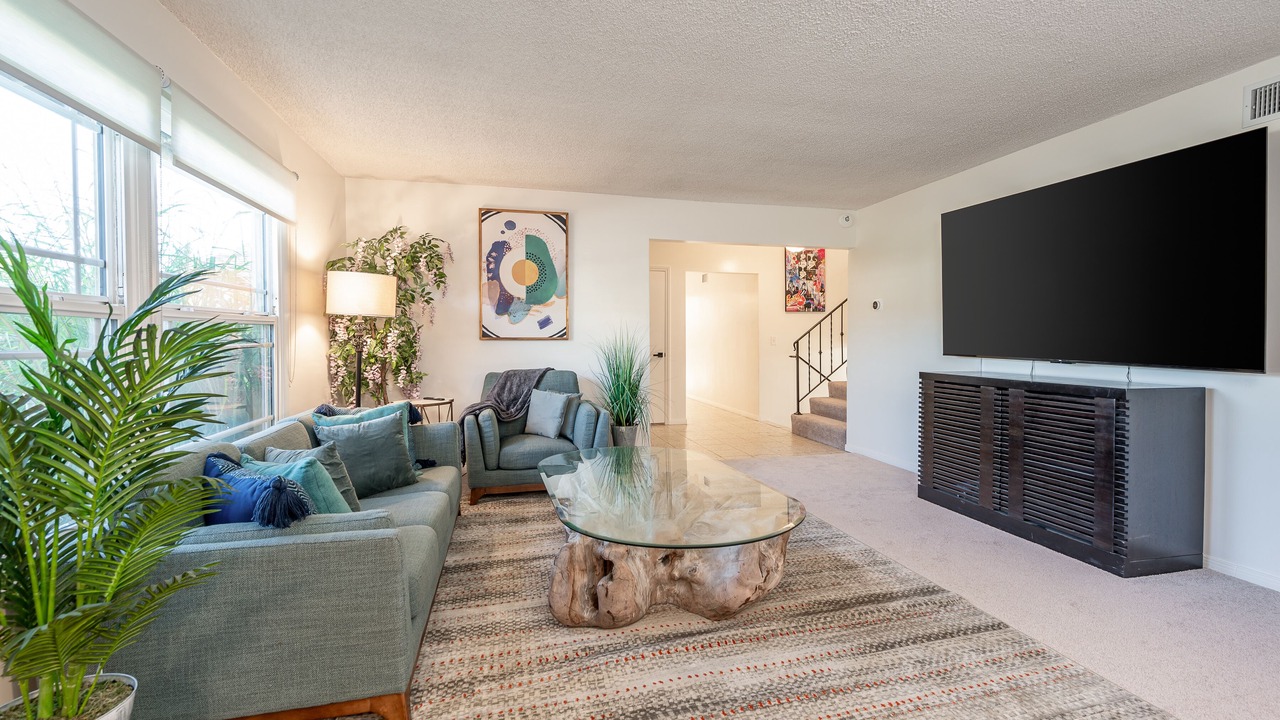 Photo of Livingroom in Southeast Anaheim