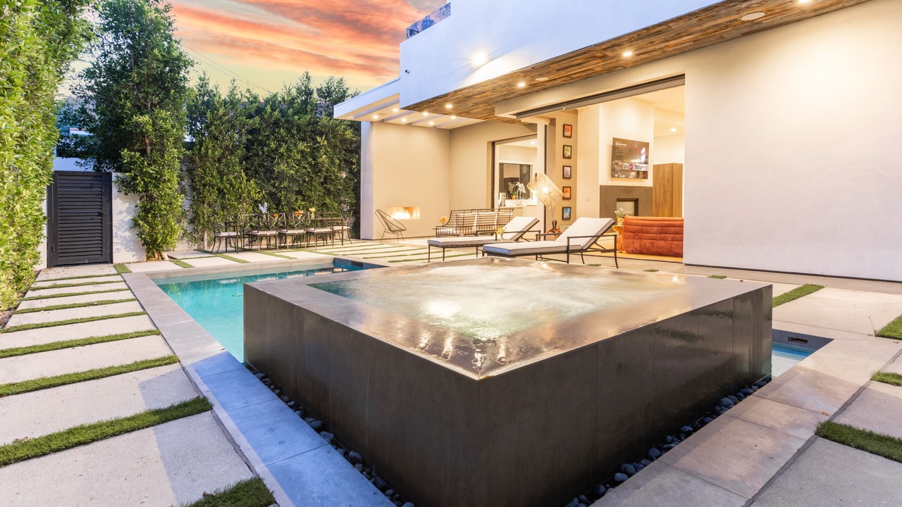 Photo of Outdoor in Melrose
