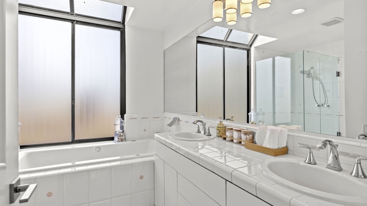 Photo of Bathroom in Manhattan Beach