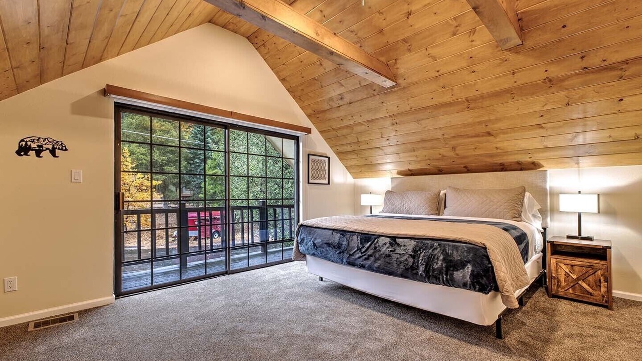 Photo of Bedroom in Idyllwild