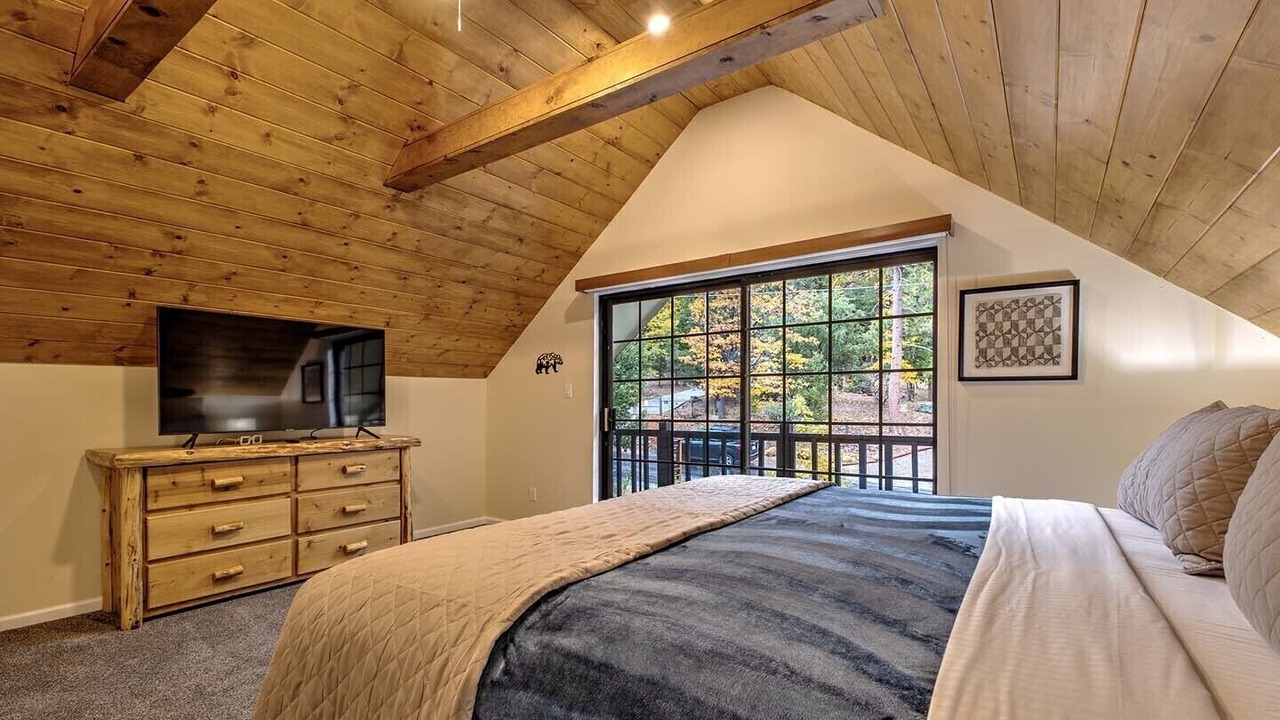 Photo of Bedroom in Idyllwild