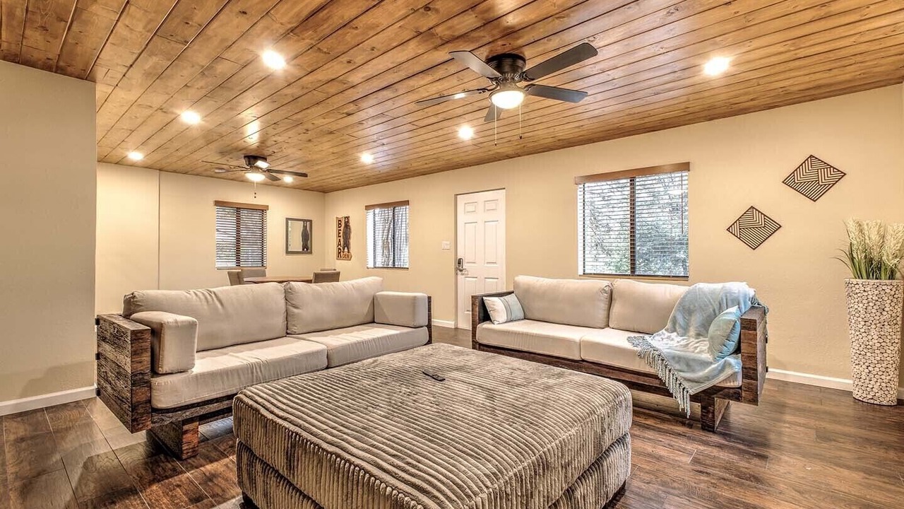 Photo of Livingroom in Idyllwild
