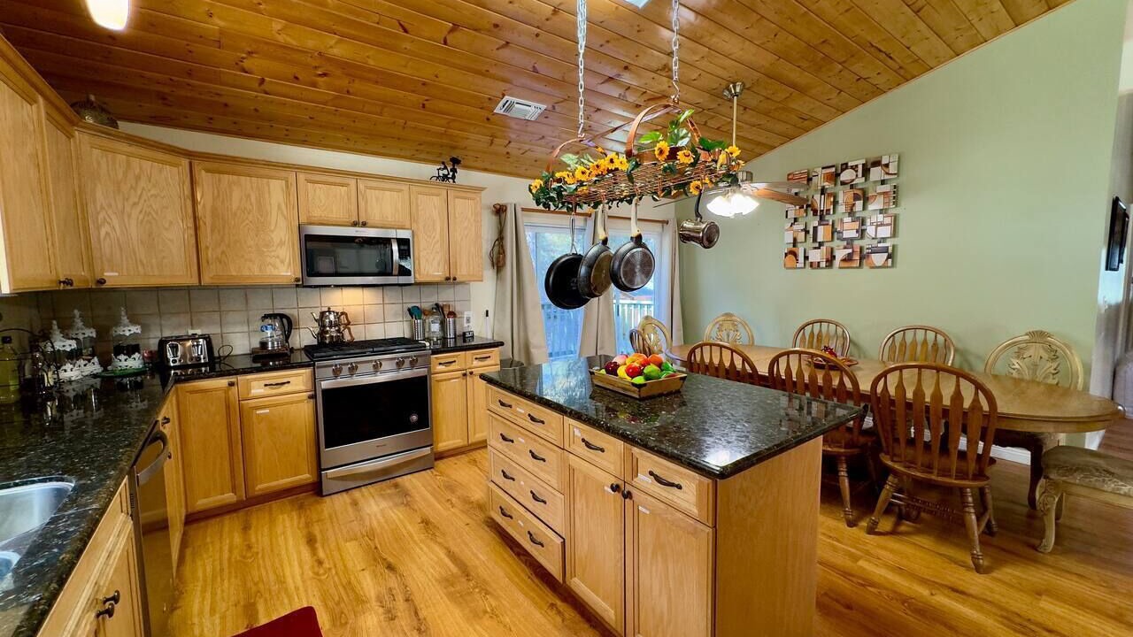 Photo of Kitchen in Pine Mountain Club