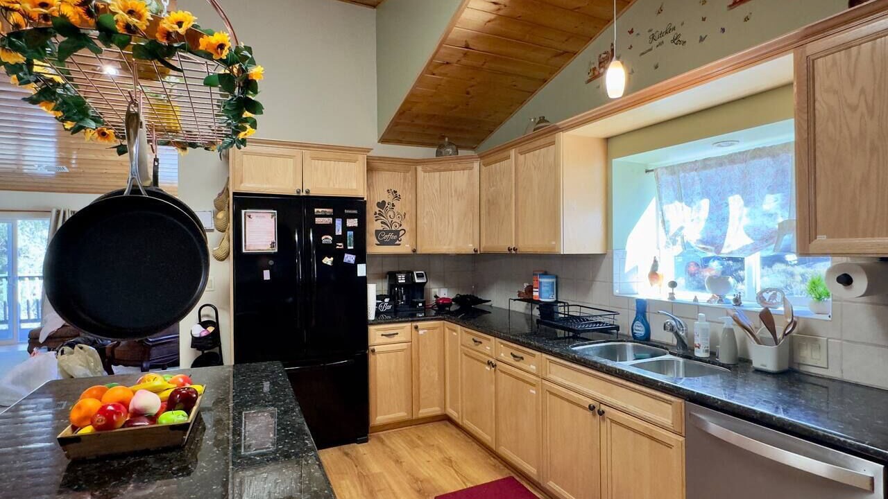 Photo of Kitchen in Pine Mountain Club