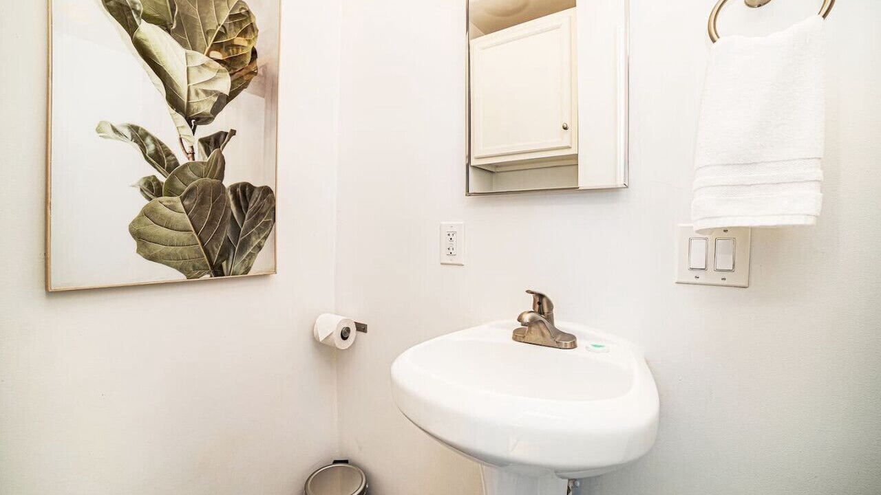 Photo of Bathroom in Lincoln Acres