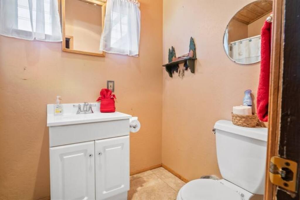 Photo of Bathroom in Peter Pan