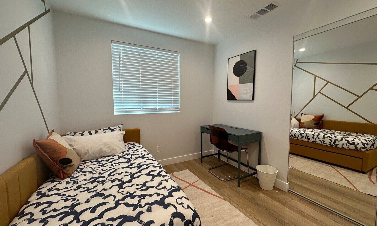 Photo of Bedroom in Burbank