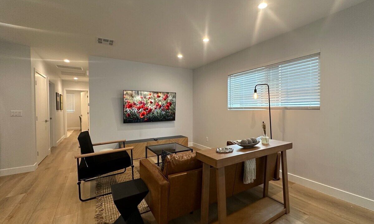 Photo of Livingroom in Burbank