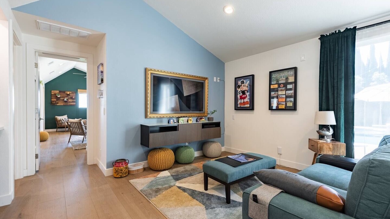 Photo of Livingroom in Fullerton