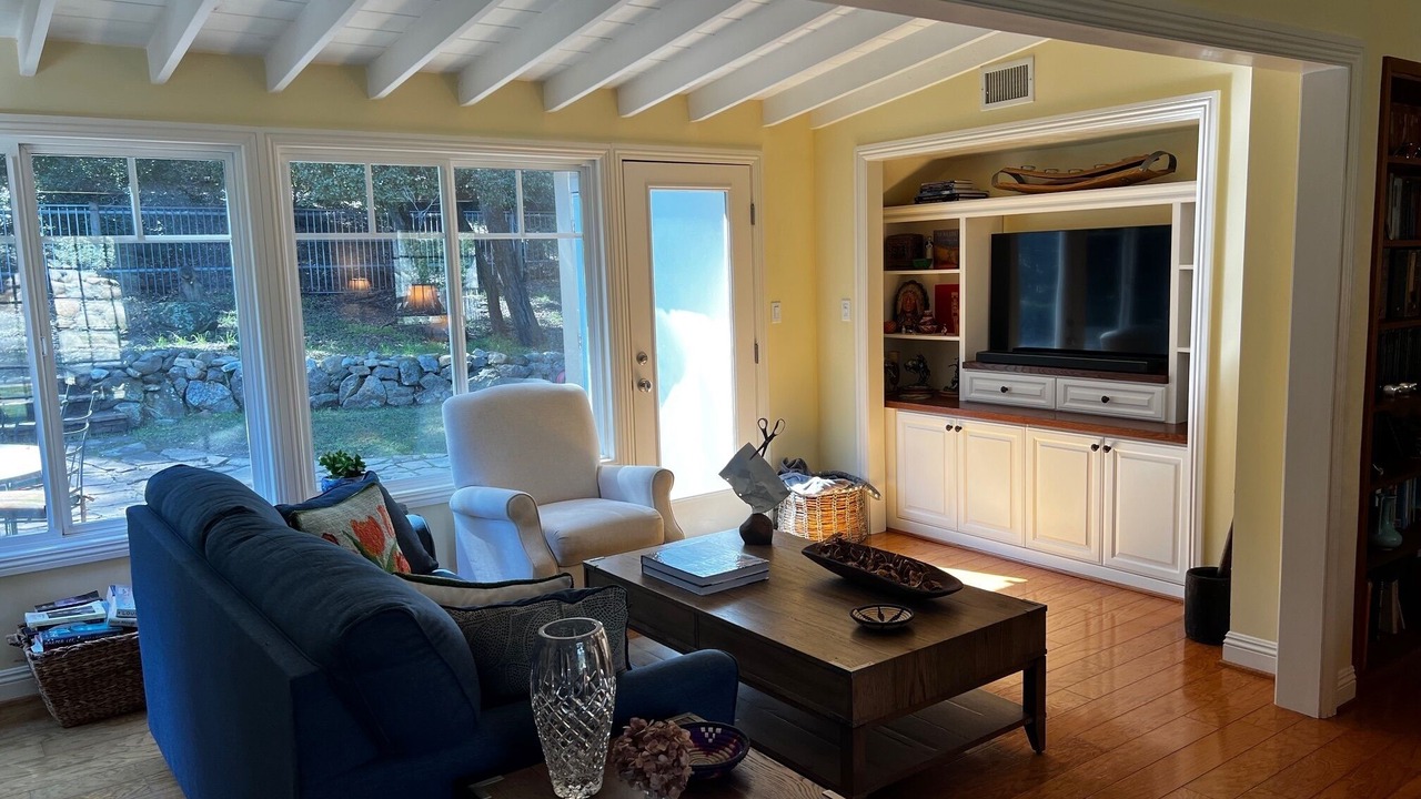 Photo of Livingroom in Calabasas
