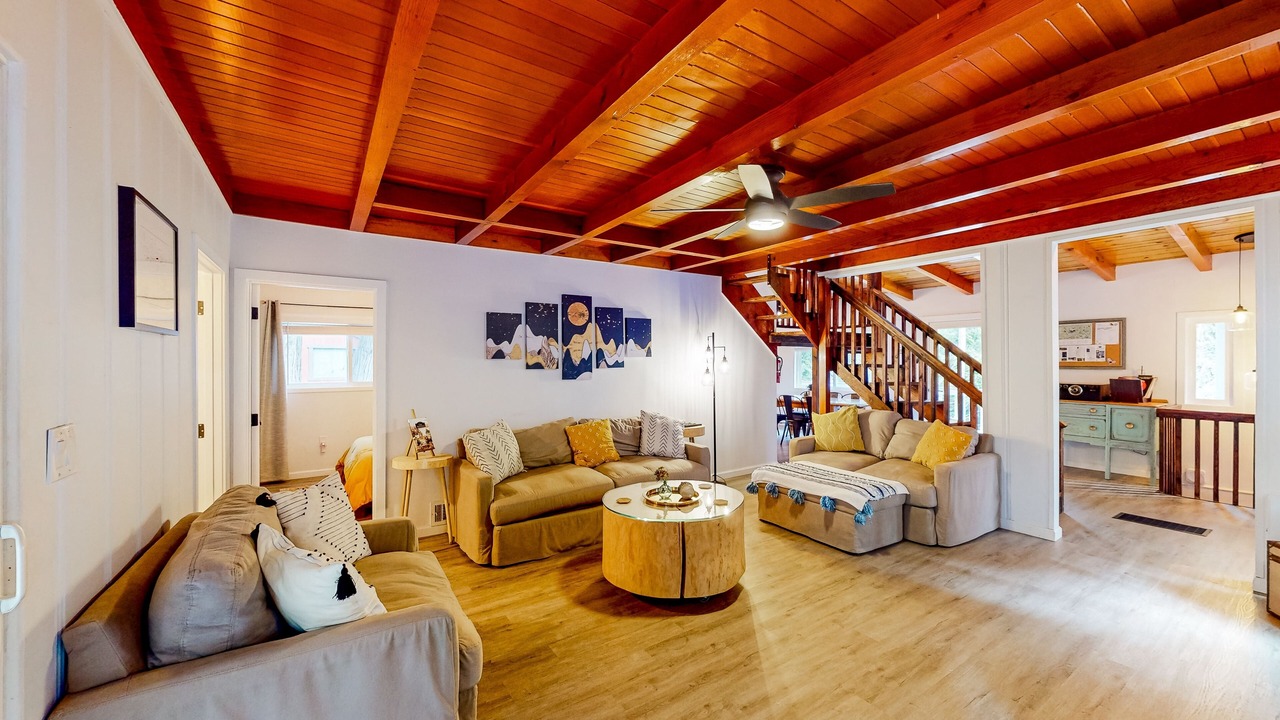Photo of Livingroom in Arrowhead Villas