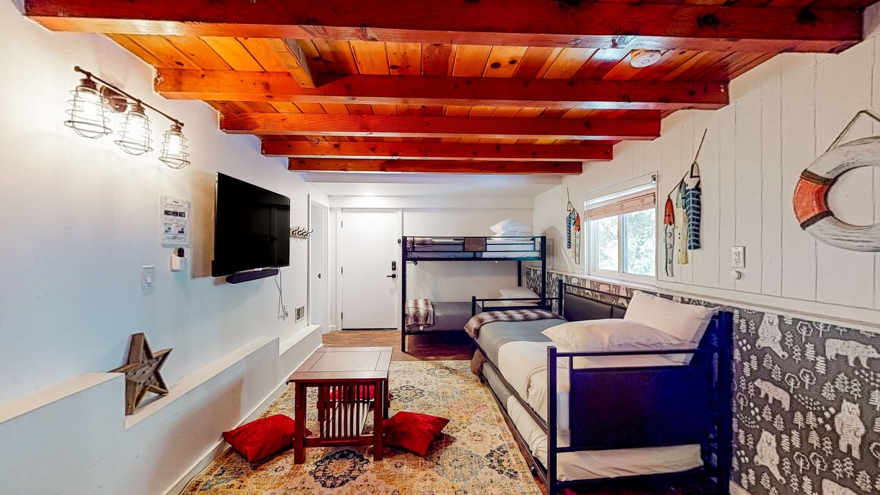 Photo of Bedroom in Arrowhead Villas