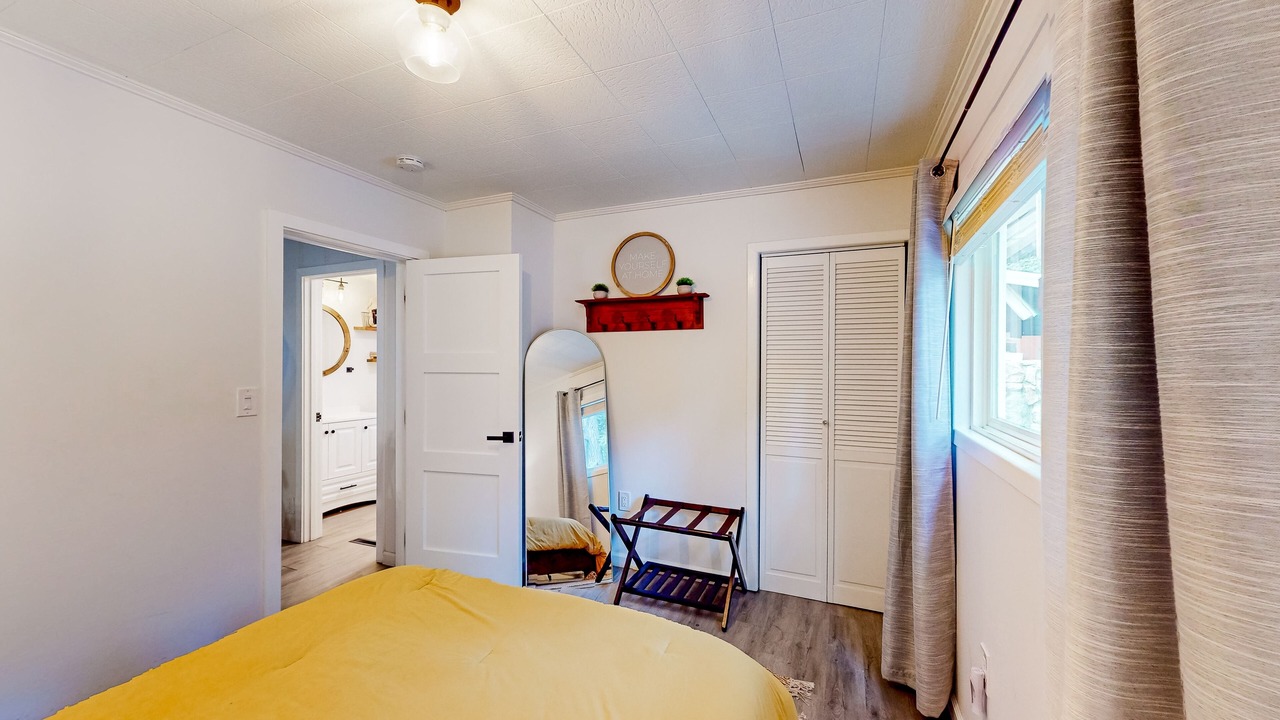 Photo of Bedroom in Arrowhead Villas