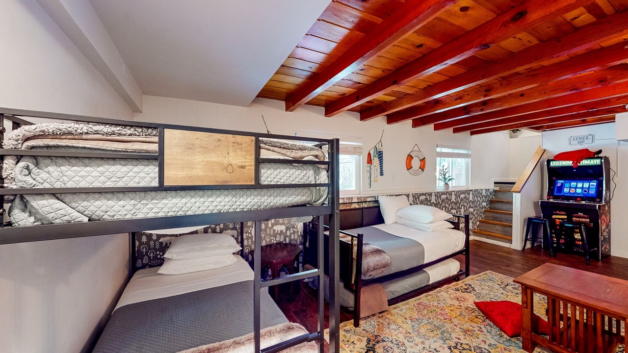 Photo of Bedroom in Arrowhead Villas