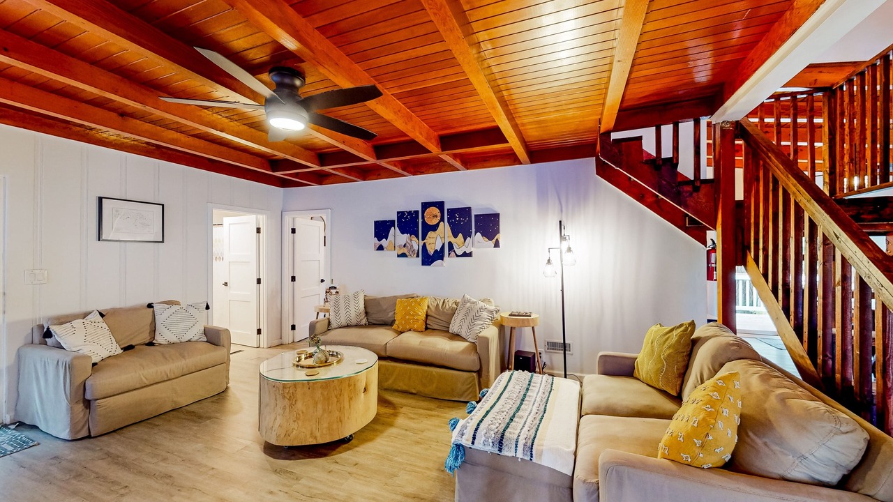 Photo of Livingroom in Arrowhead Villas