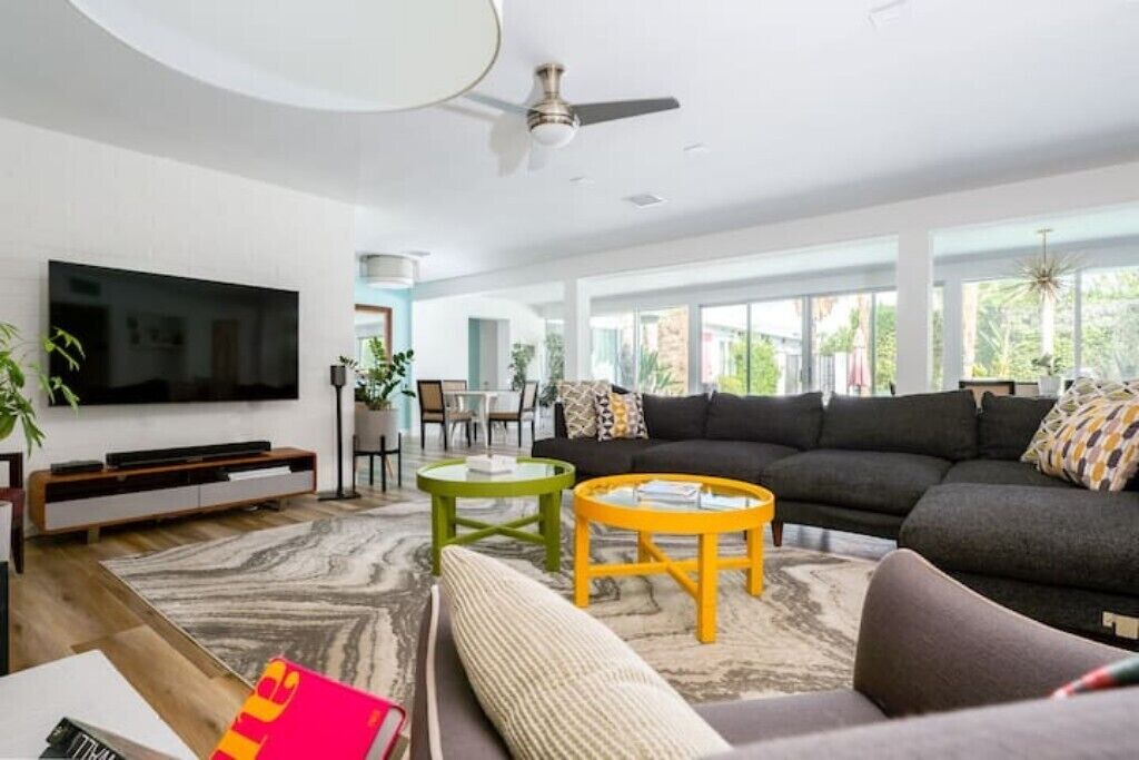 Photo of Livingroom in Sunrise Villas