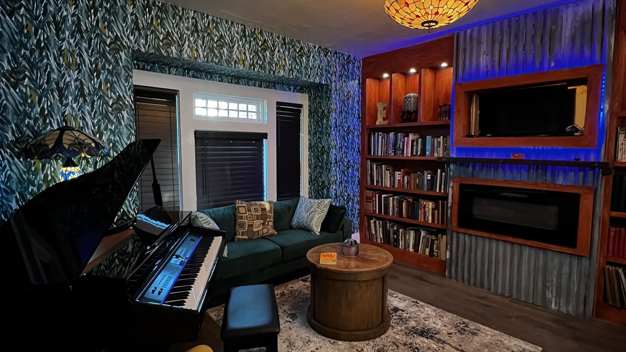 Photo of Livingroom in Northside