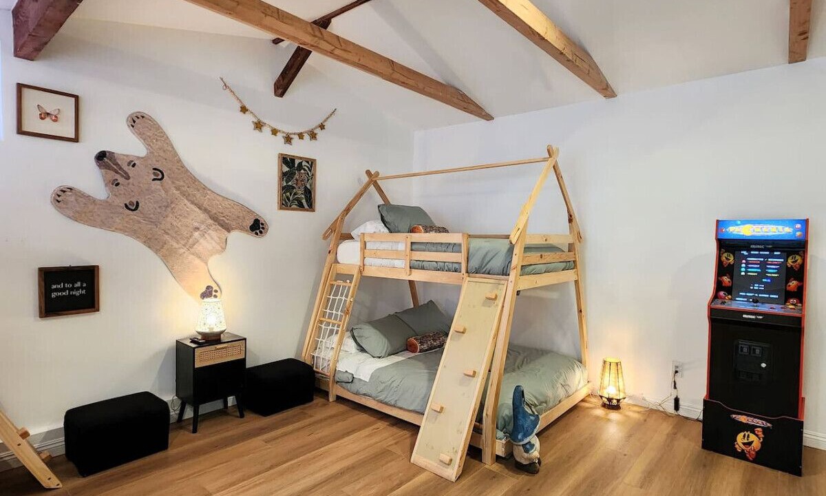 Photo of Bedroom in Sherwood Forest and Thistle Development