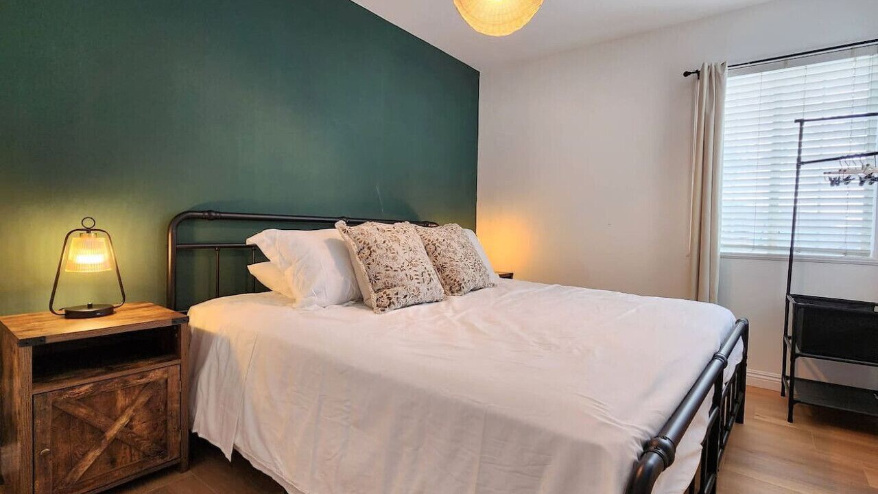 Photo of Bedroom in Sherwood Forest and Thistle Development