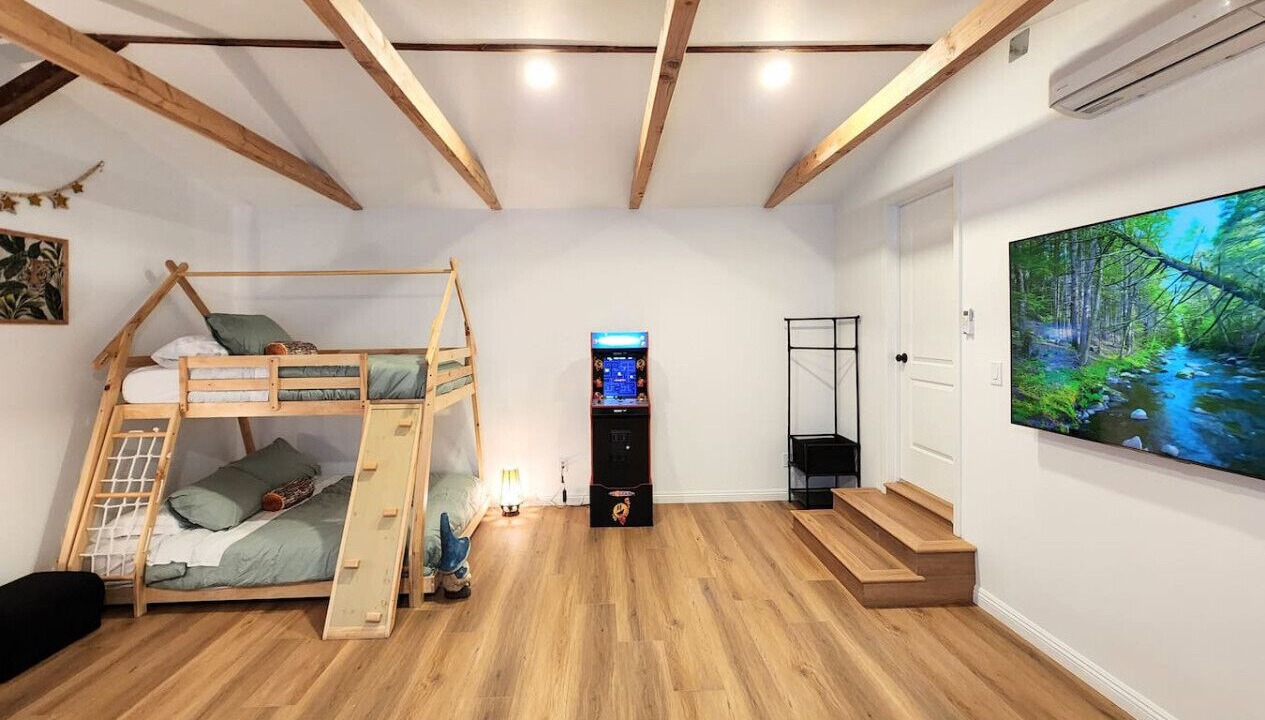 Photo of Bedroom in Sherwood Forest and Thistle Development