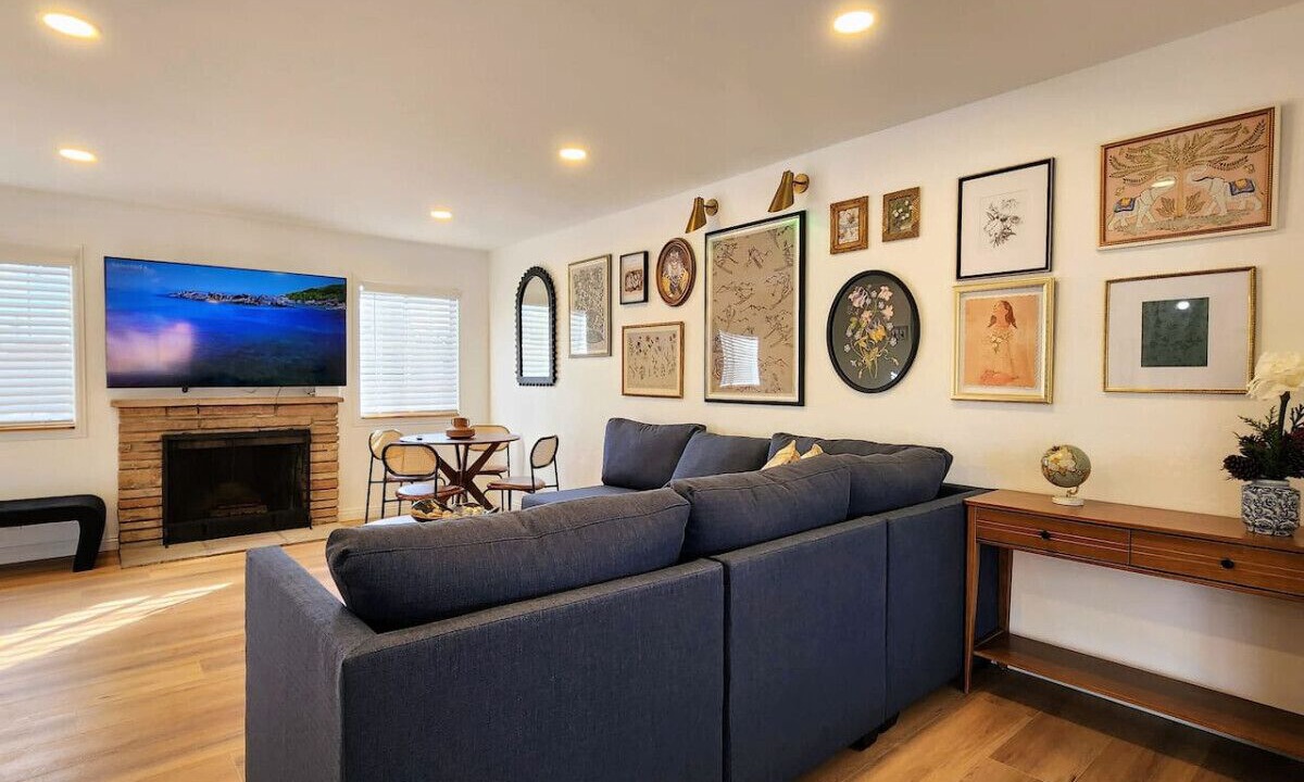Photo of Livingroom in Sherwood Forest and Thistle Development