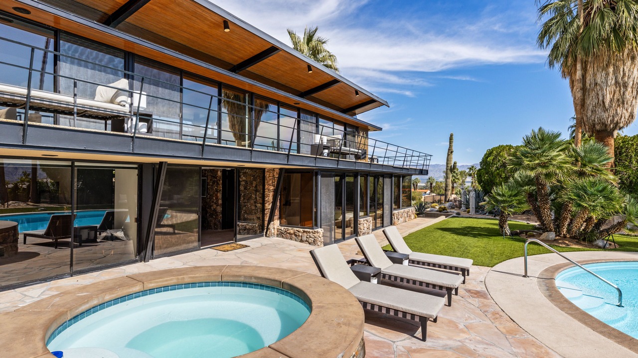 Photo of Outdoor in Little Tuscany