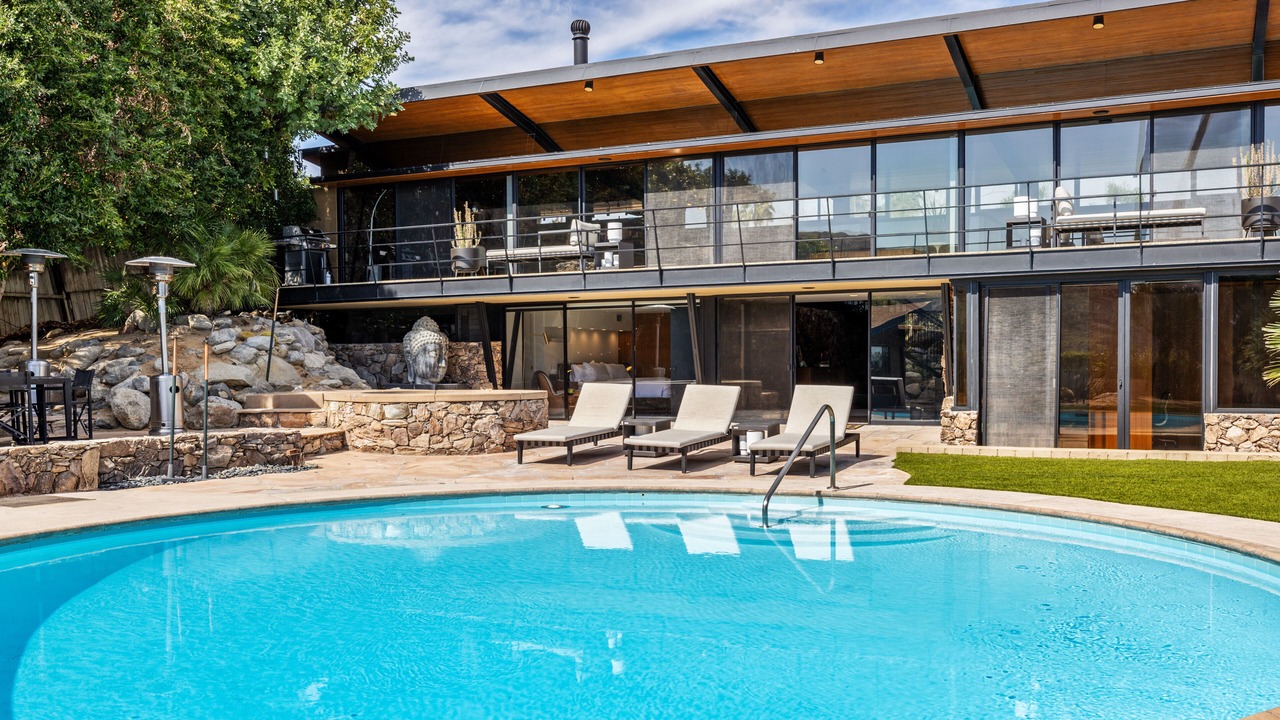 Photo of Outdoor in Little Tuscany