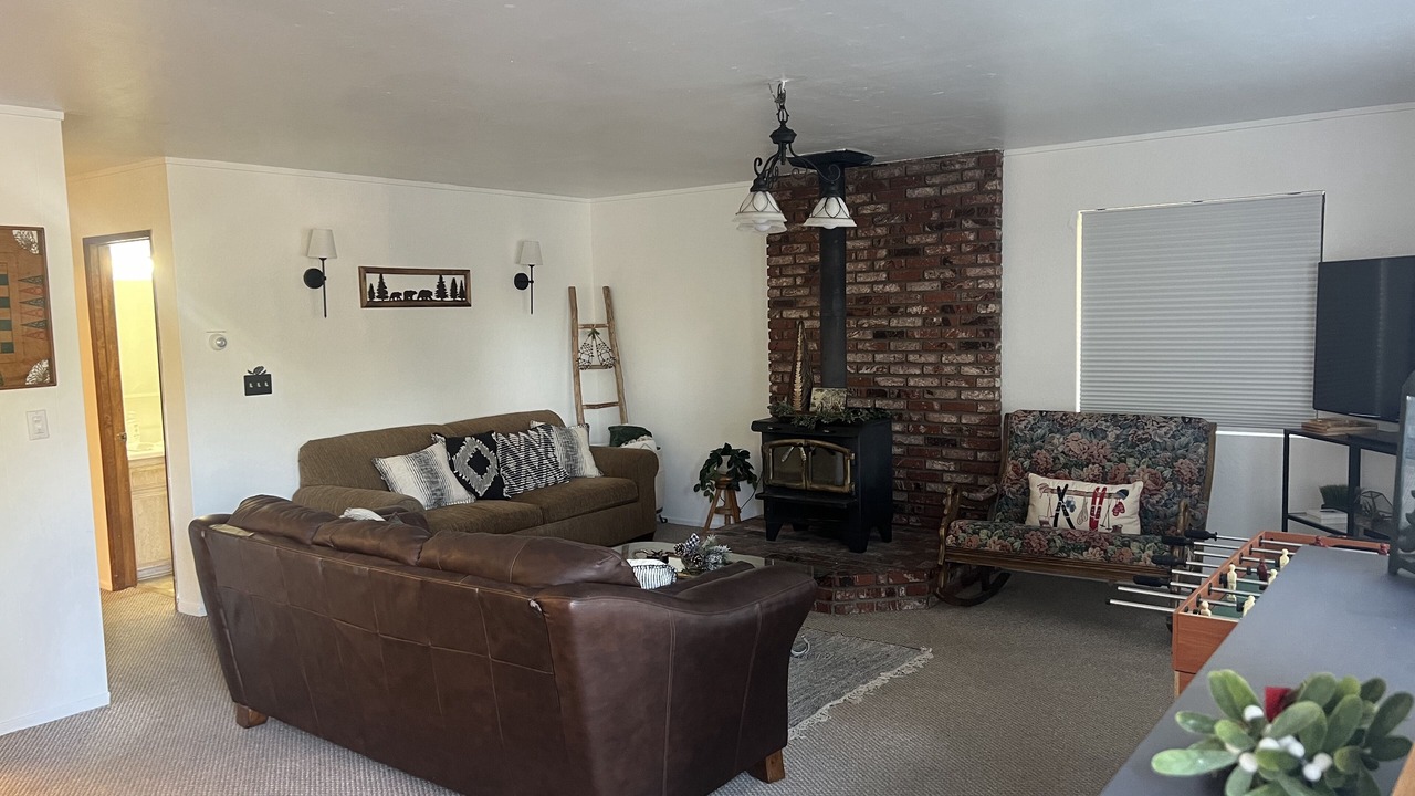 Photo of Livingroom in Wrightwood