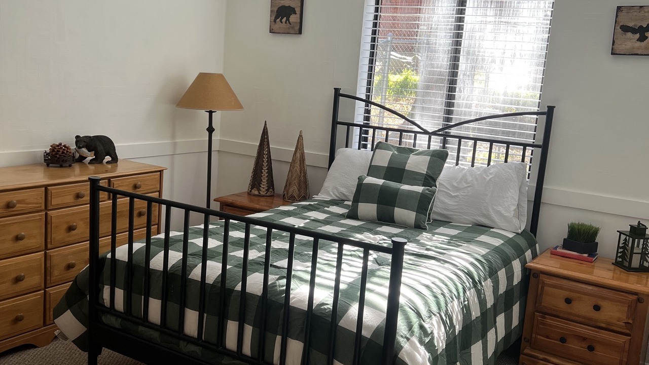 Photo of Bedroom in Wrightwood