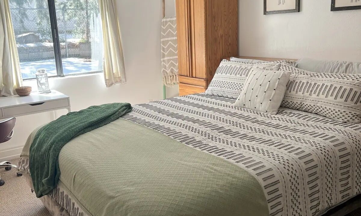 Photo of Bedroom in Wrightwood
