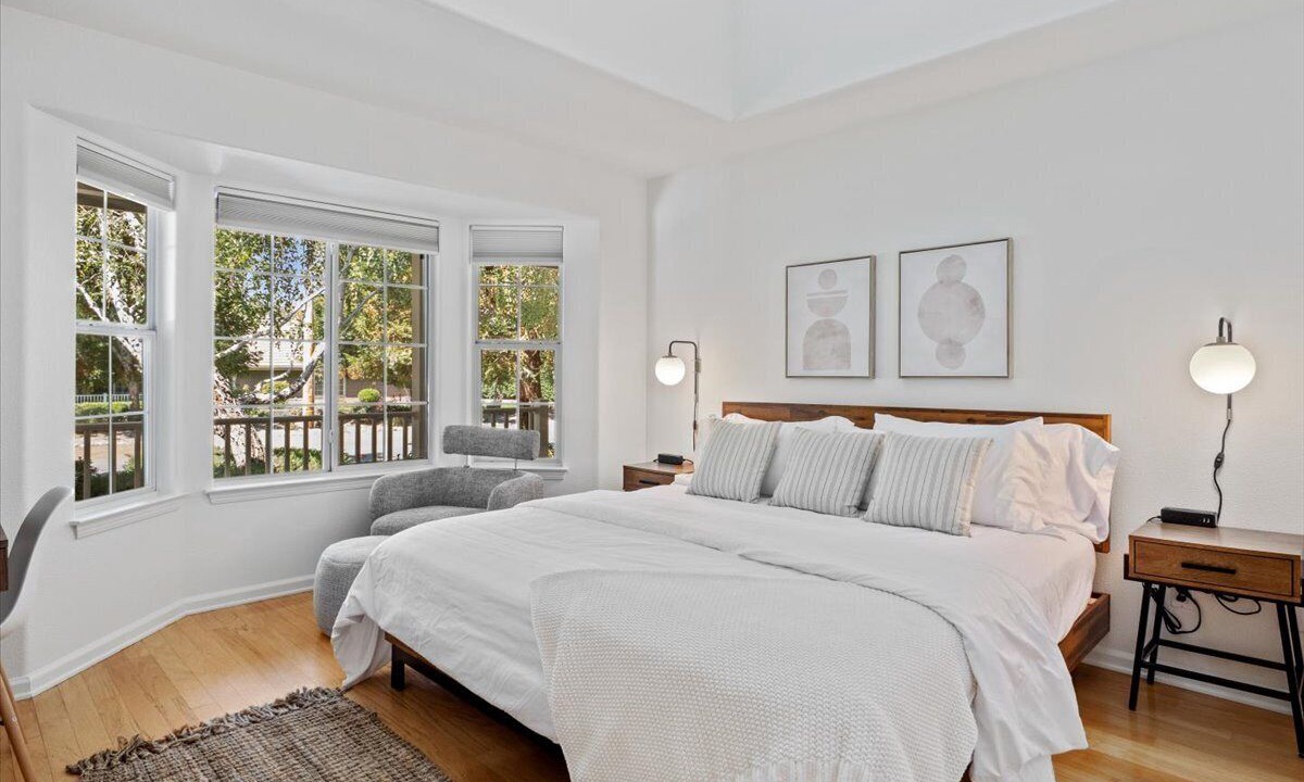 Photo of Bedroom in Los Alamos