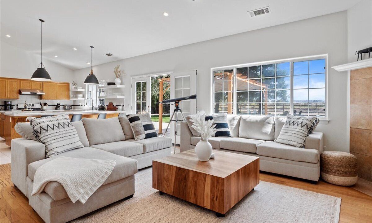 Photo of Livingroom in Los Alamos