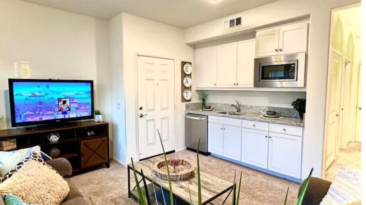 Photo of Livingroom in Victorville