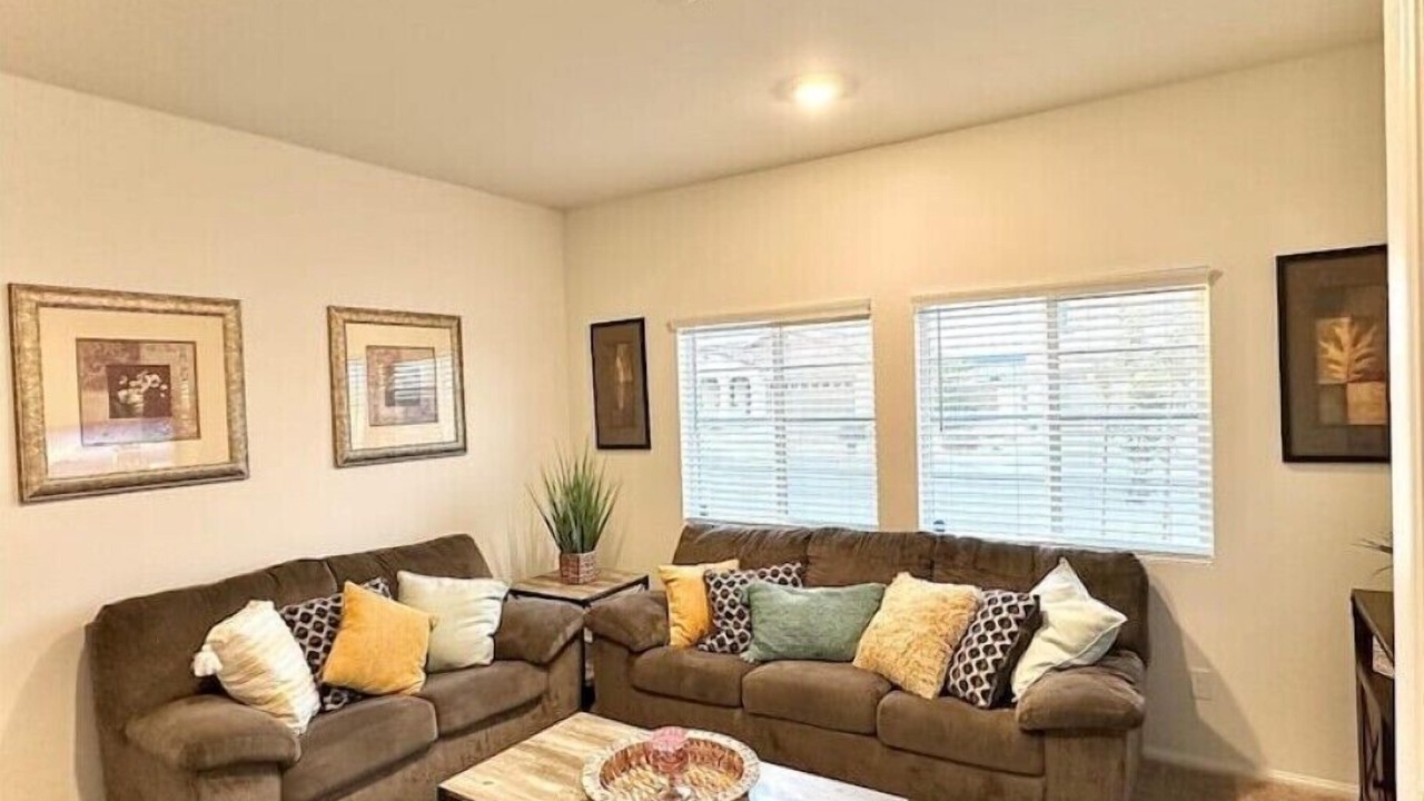 Photo of Livingroom in Victorville