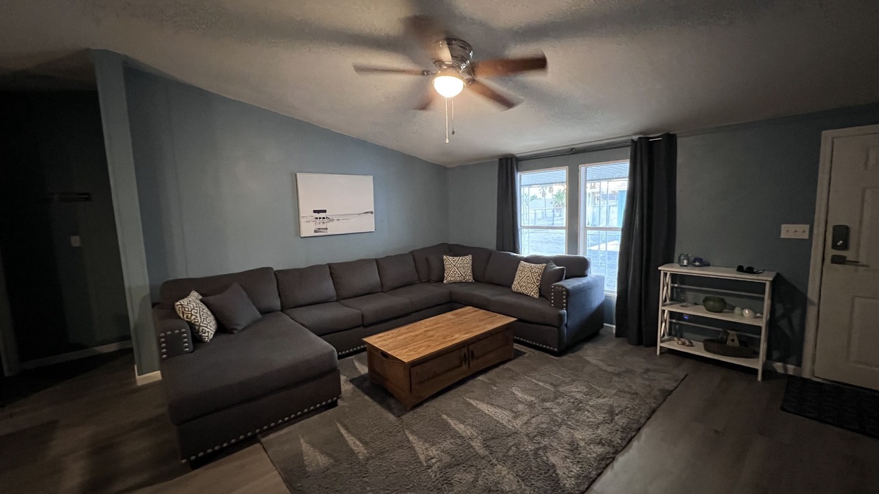 Photo of Livingroom in Needles