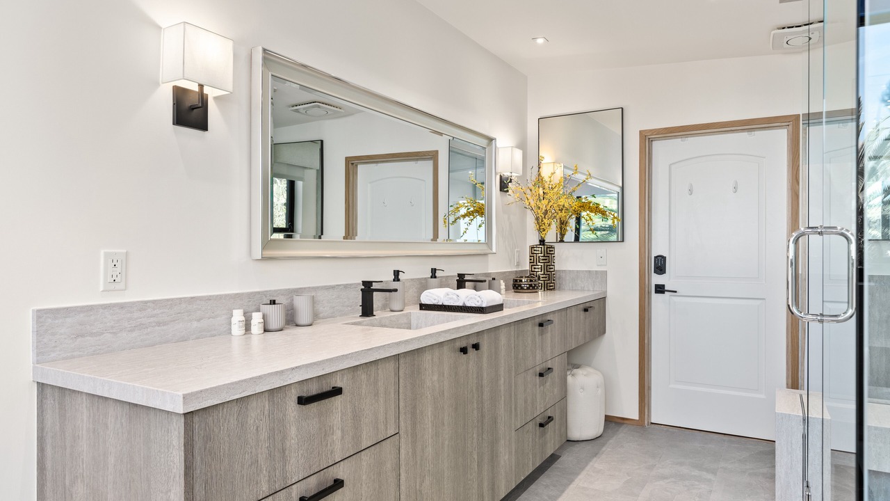 Photo of Bathroom in Eastern Malibu