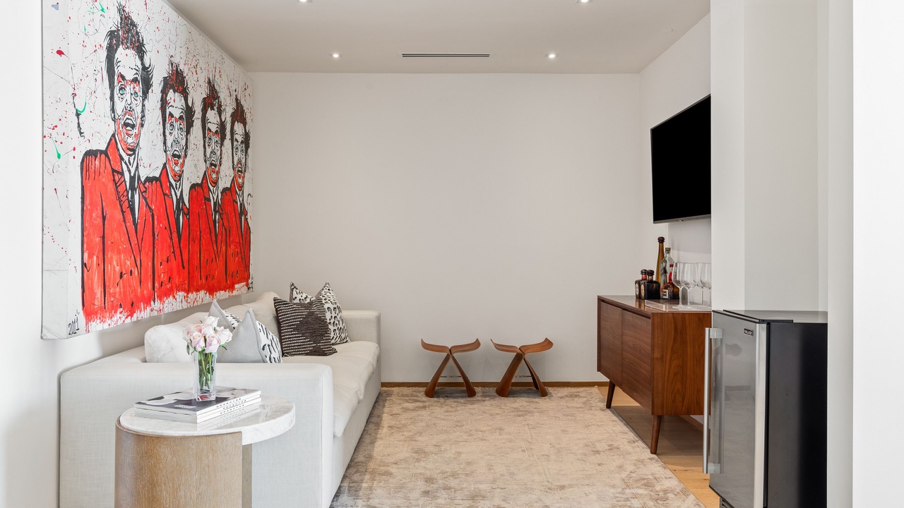 Photo of Livingroom in Eastern Malibu
