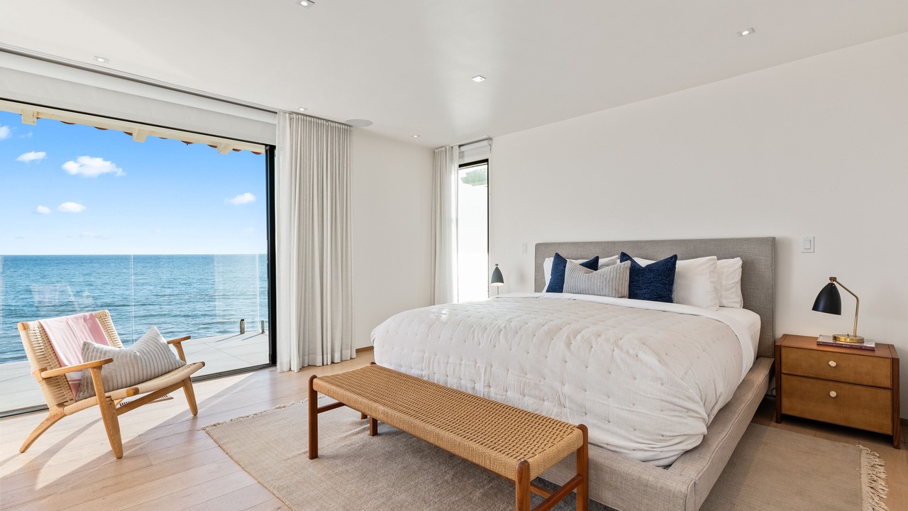 Photo of Bedroom in Eastern Malibu